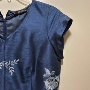 Navy blue/silver A-line midi V-neck cap sleeve cocktail dress w POCKETS! Size PM